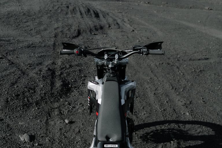 XP6 Enduro R black top down riders view