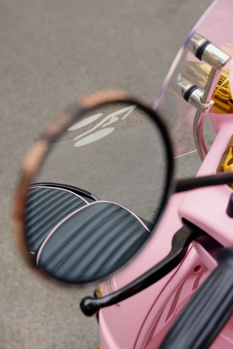 Rearview mirror detail